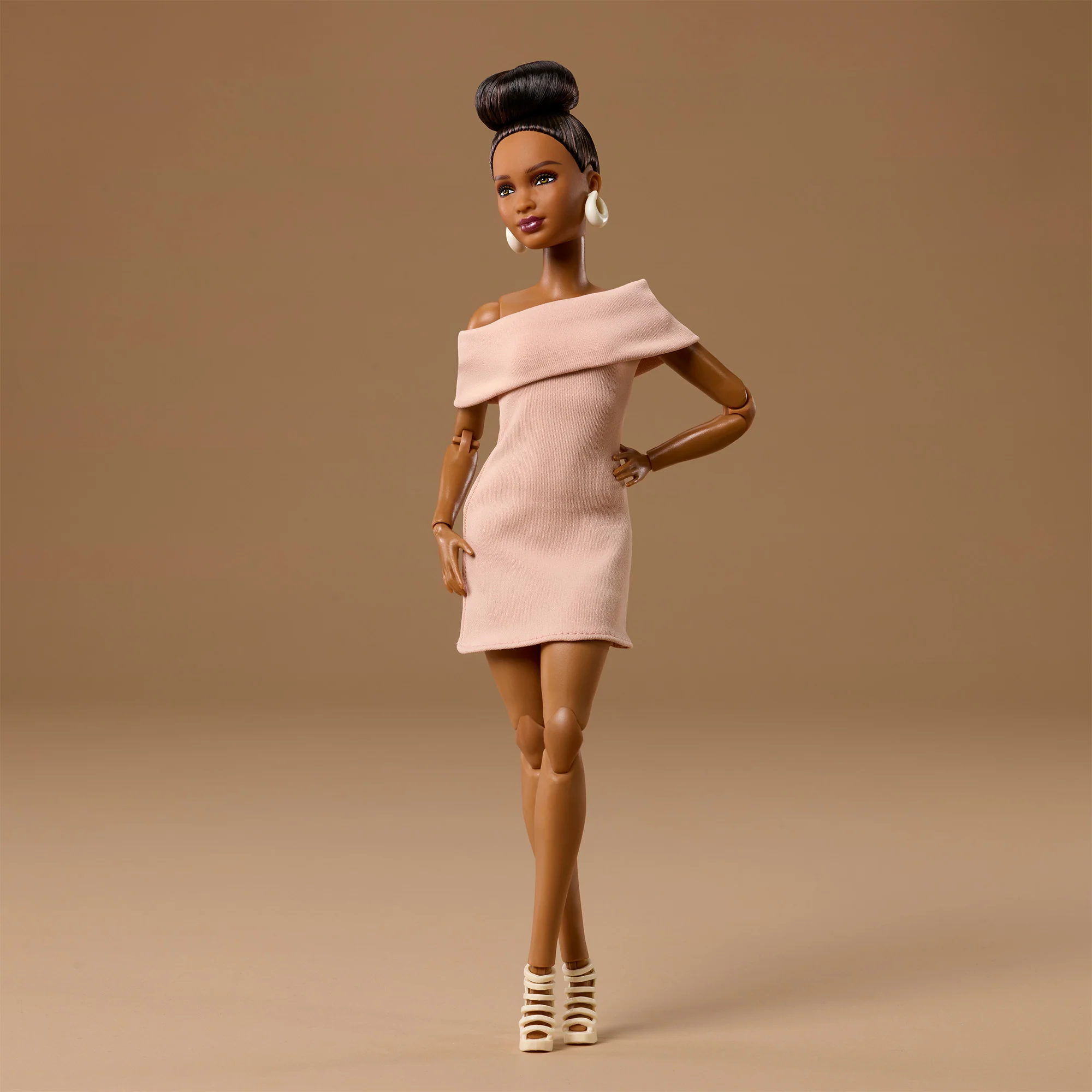 Barbie Basics 2026 Neutrals Series, Model 08 - Image 10
