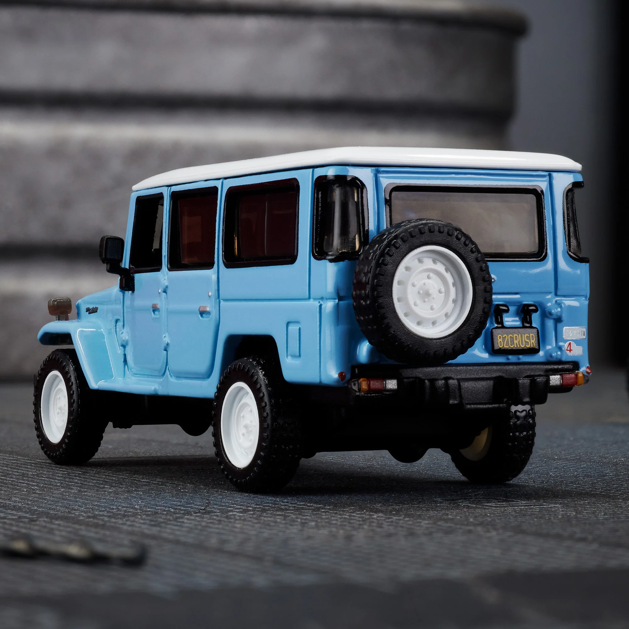 Hot Wheels Elite 64 Mod Shop 1982 Custom Toyota Land Cruiser FJ45 Troopy - Image 13