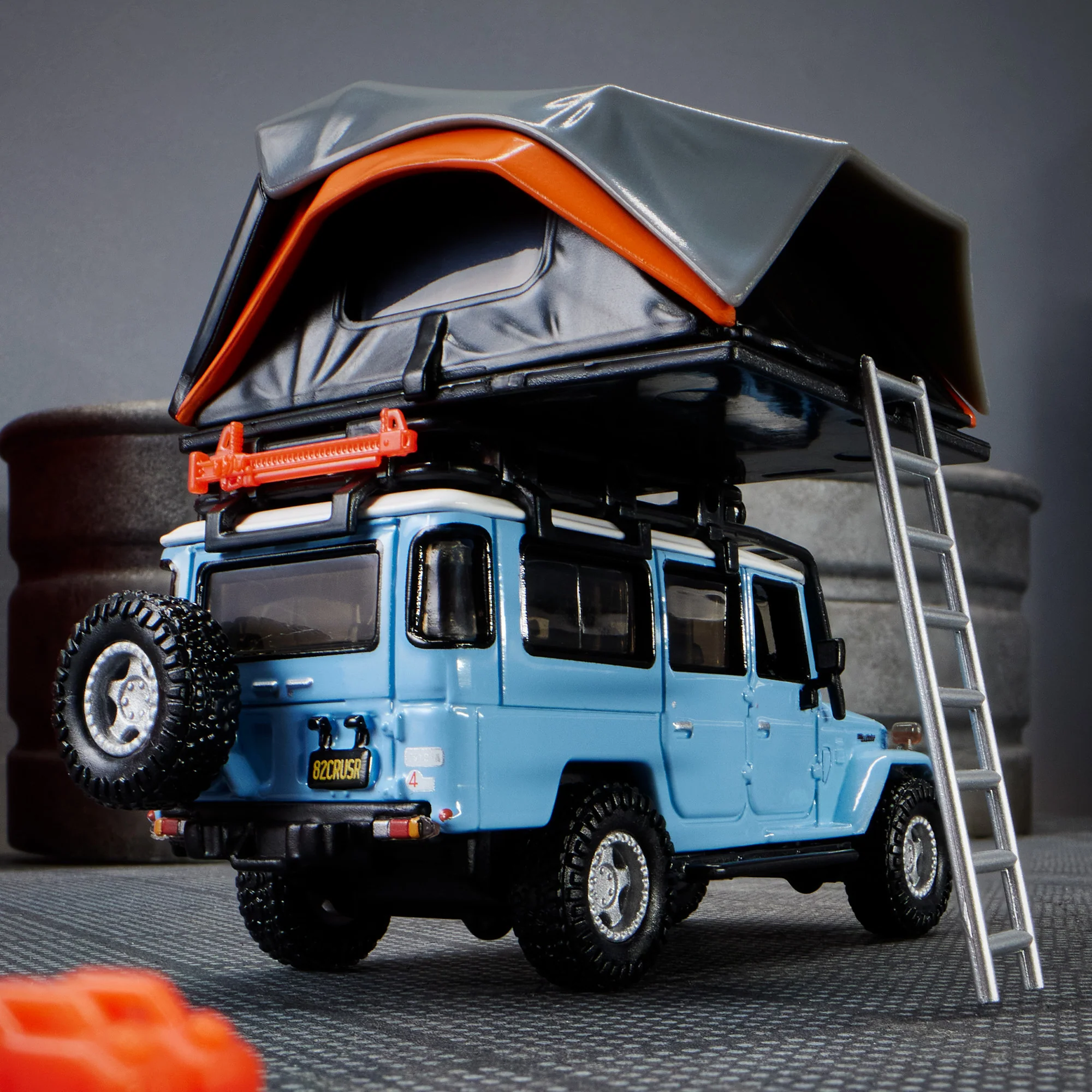Hot Wheels Elite 64 Mod Shop 1982 Custom Toyota Land Cruiser FJ45 Troopy - Image 3