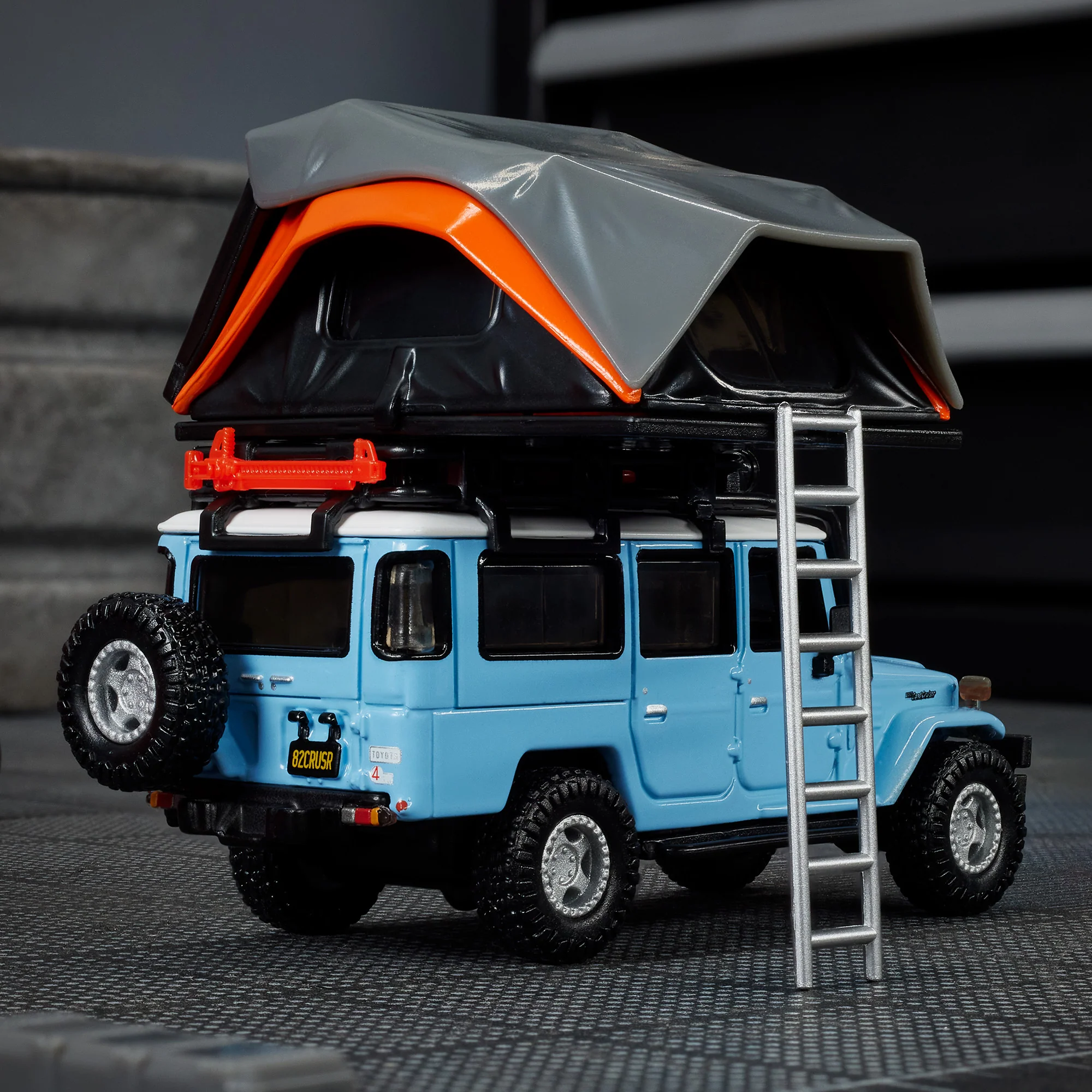 Hot Wheels Elite 64 Mod Shop 1982 Custom Toyota Land Cruiser FJ45 Troopy - Image 5