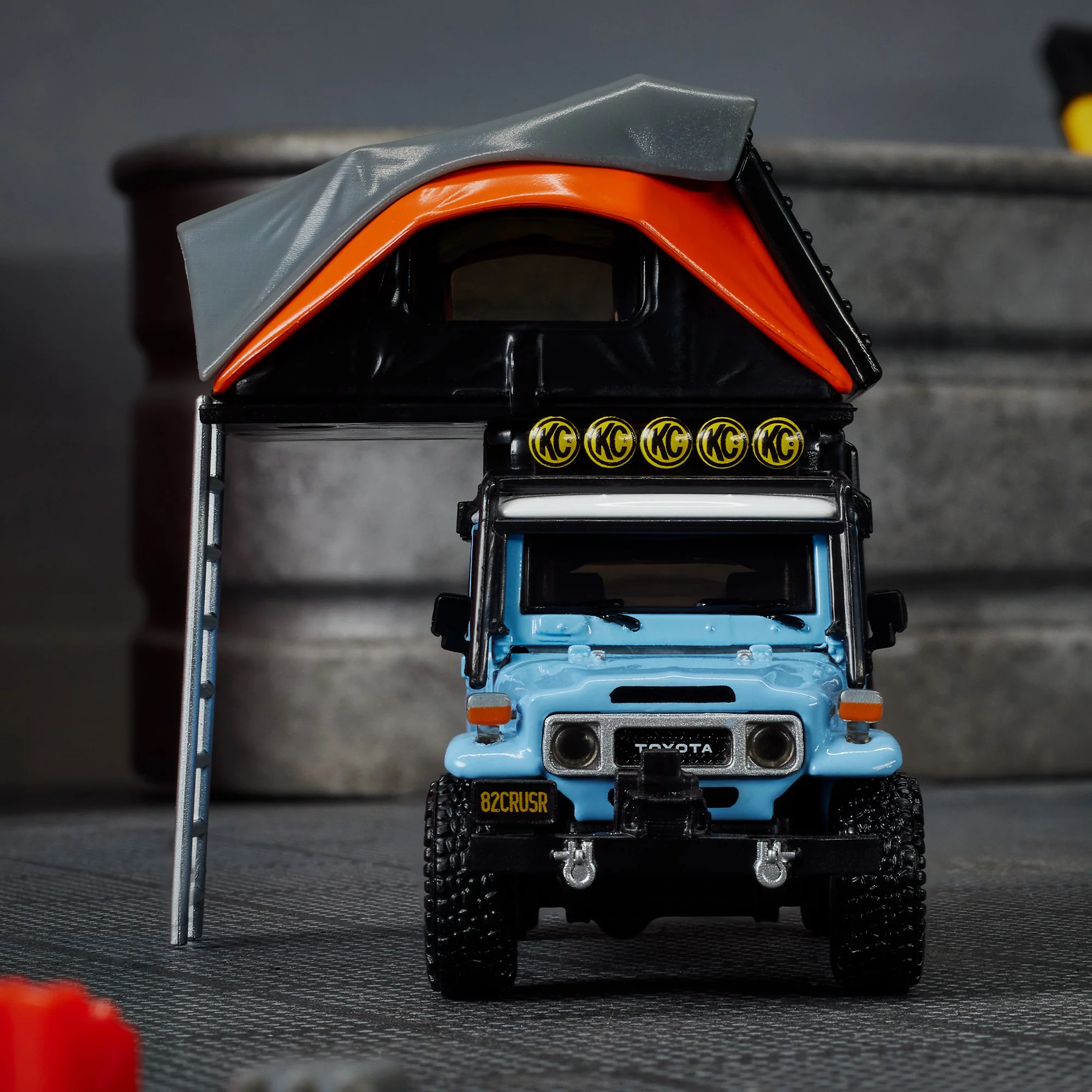 Hot Wheels Elite 64 Mod Shop 1982 Custom Toyota Land Cruiser FJ45 Troopy - Image 6
