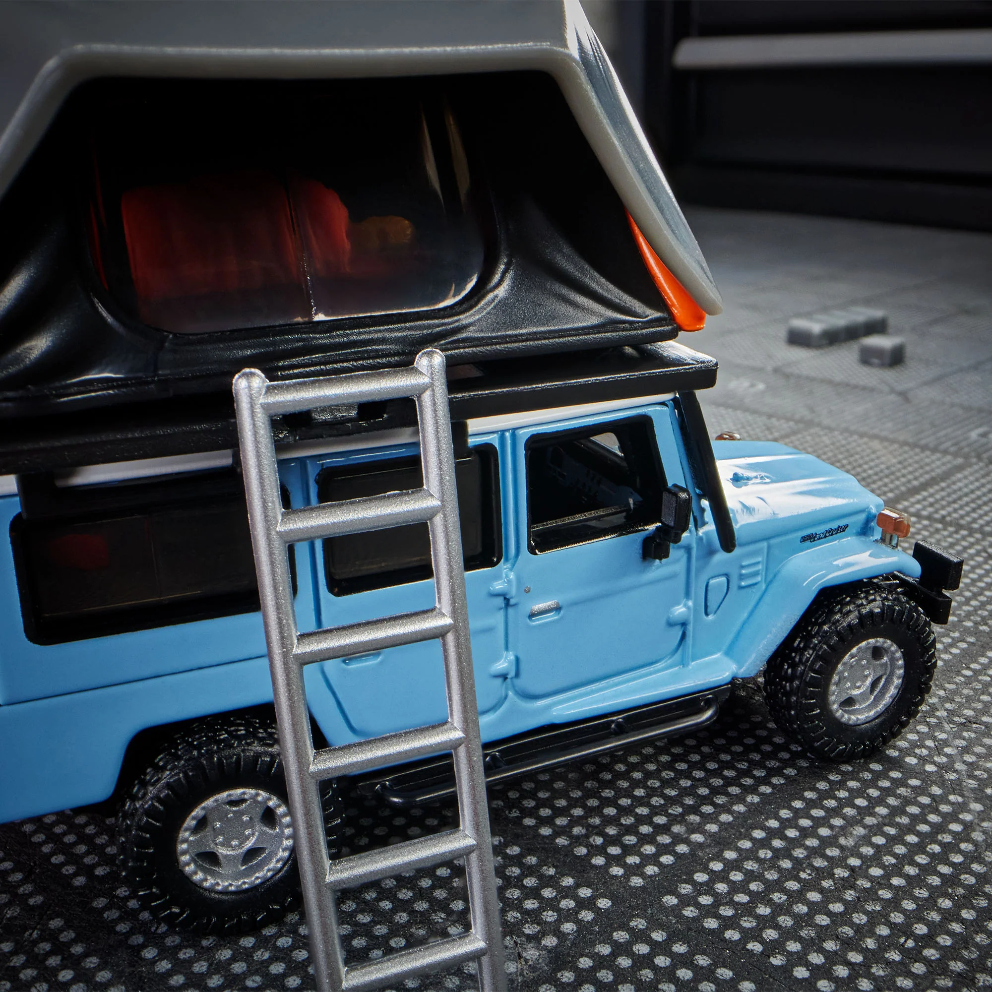 Hot Wheels Elite 64 Mod Shop 1982 Custom Toyota Land Cruiser FJ45 Troopy - Image 9