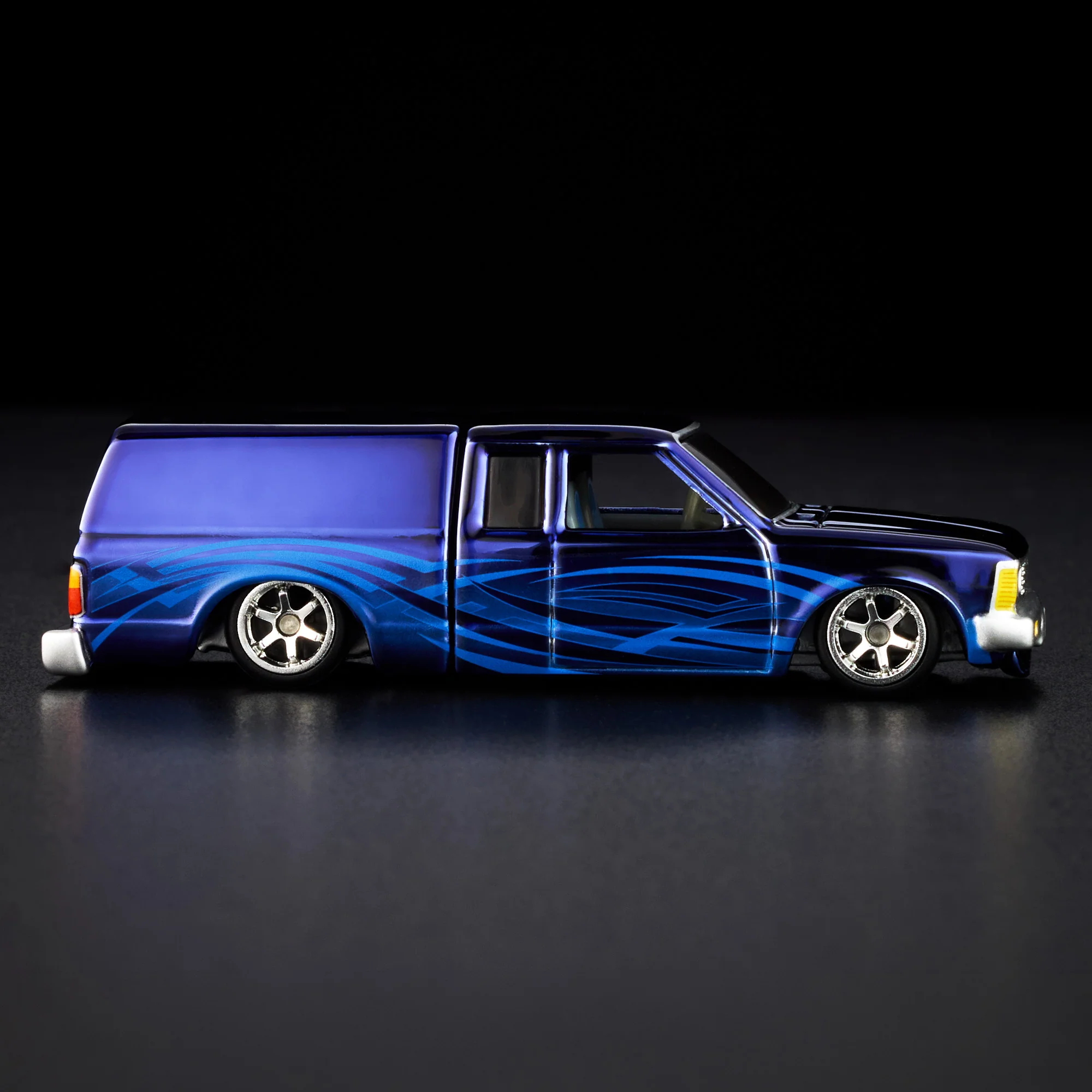 Hot Wheels RLC Exclusive 1986 Nissan 720 King Cab - Image 10