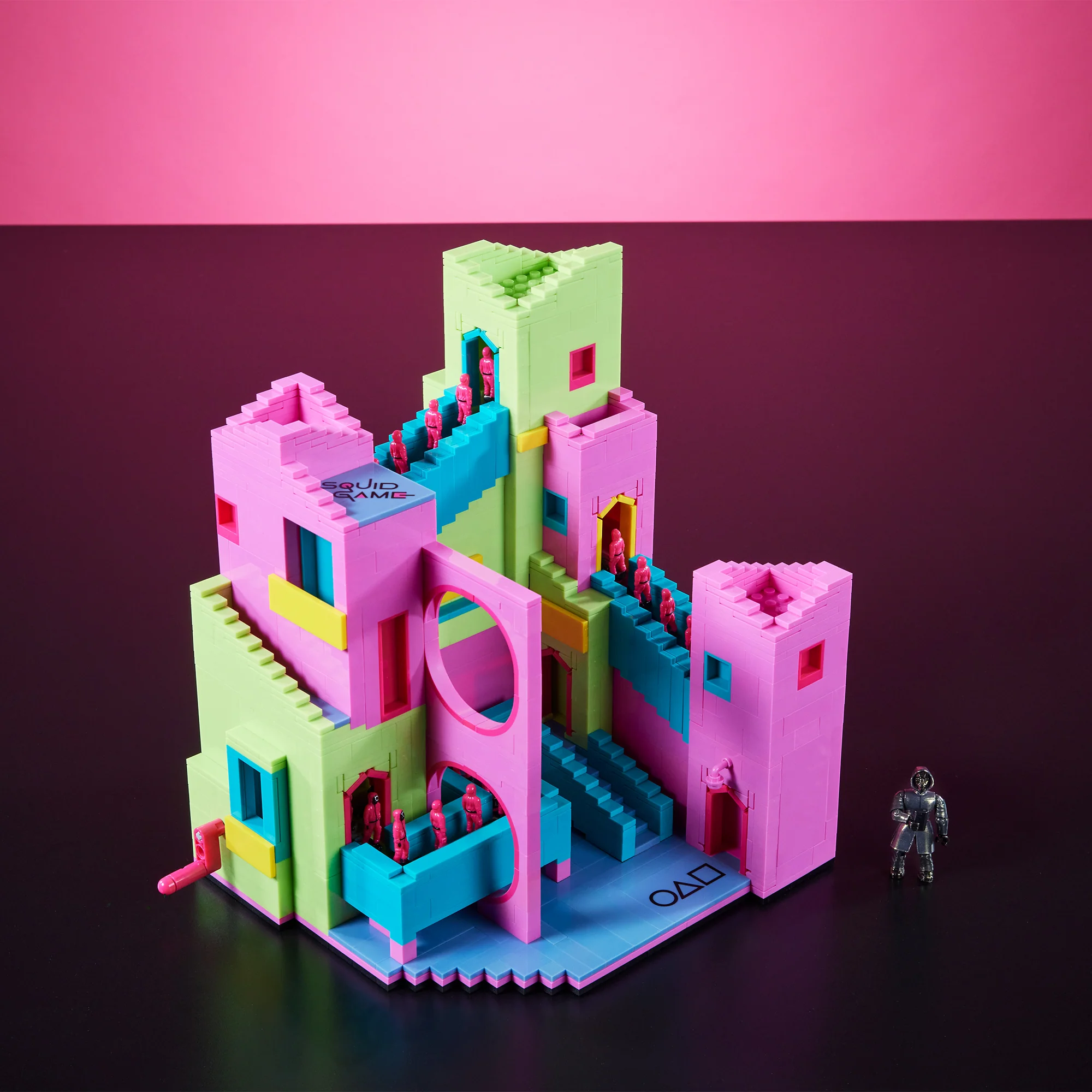 MEGA Squid Game Staircase Collector Building Set - Image 3