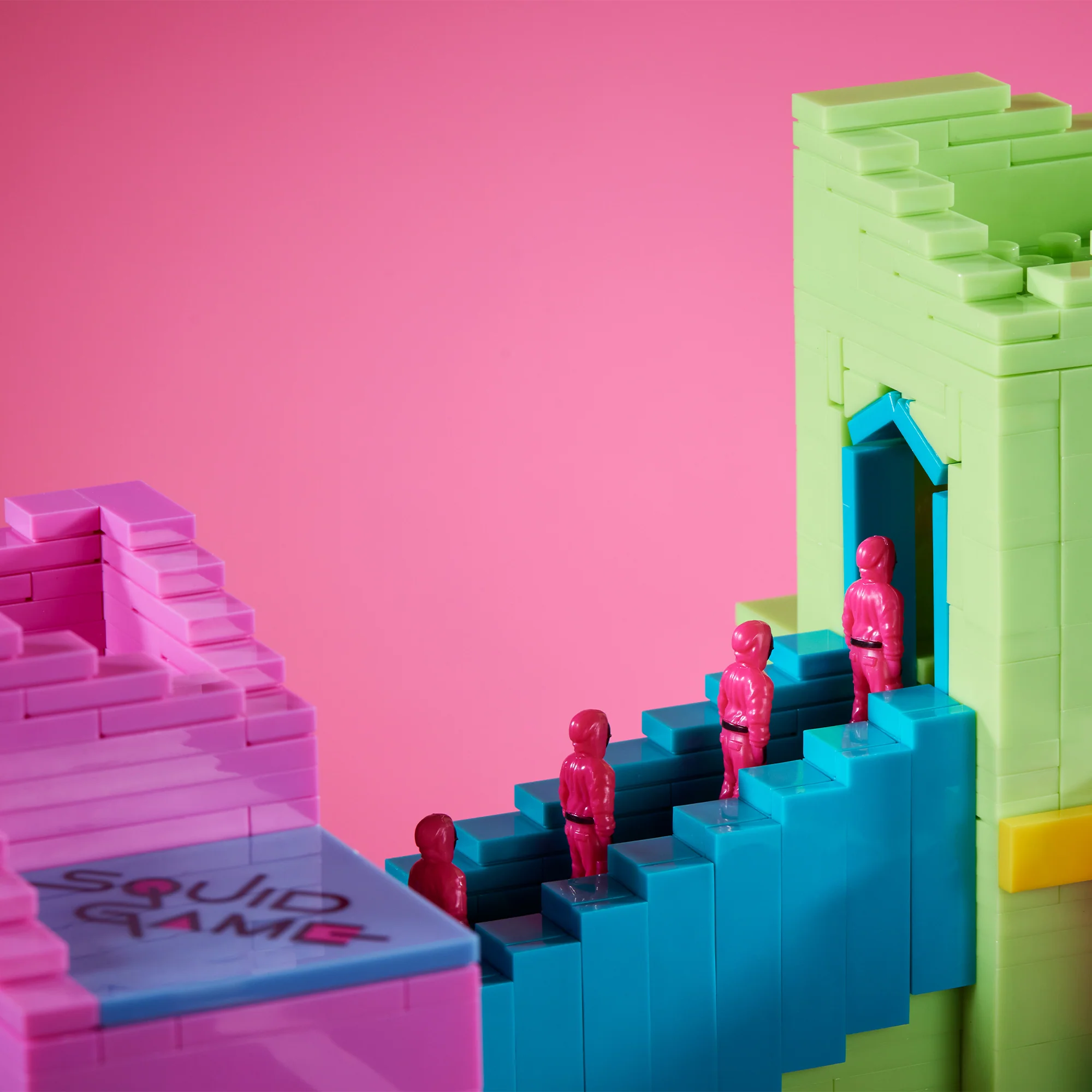 MEGA Squid Game Staircase Collector Building Set - Image 5