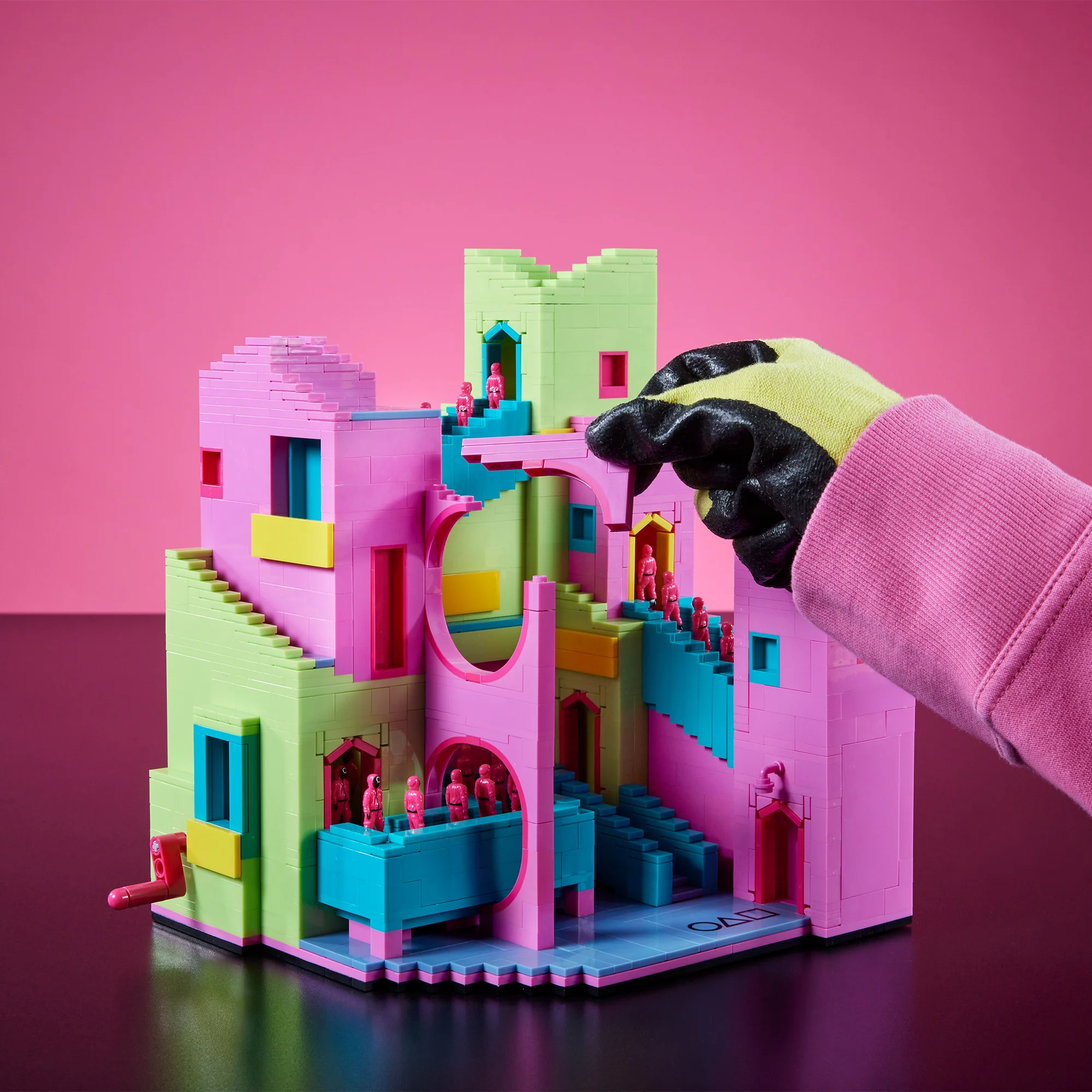 MEGA Squid Game Staircase Collector Building Set - Image 9