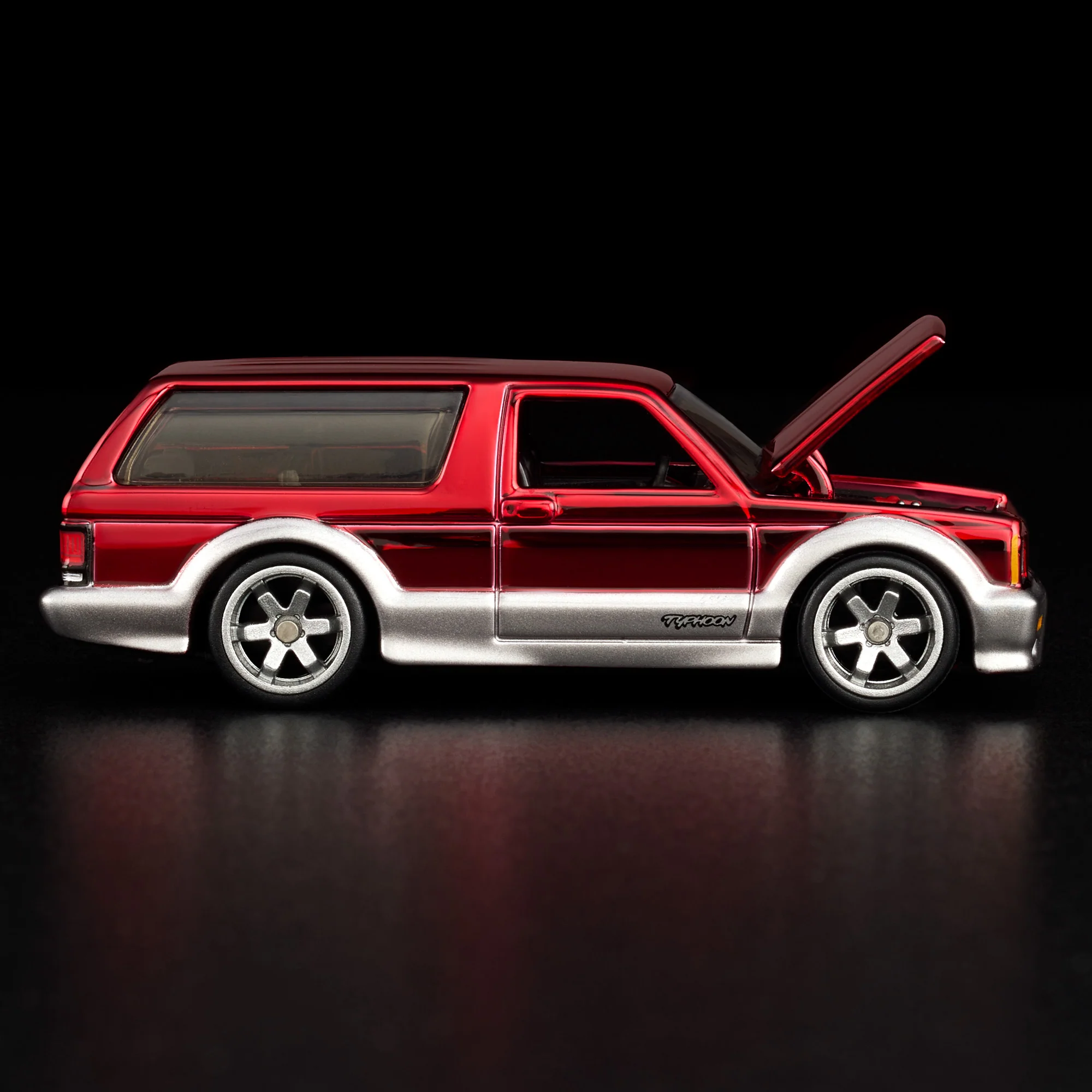 RLC Exclusive 1992 GMC Typhoon - Image 6
